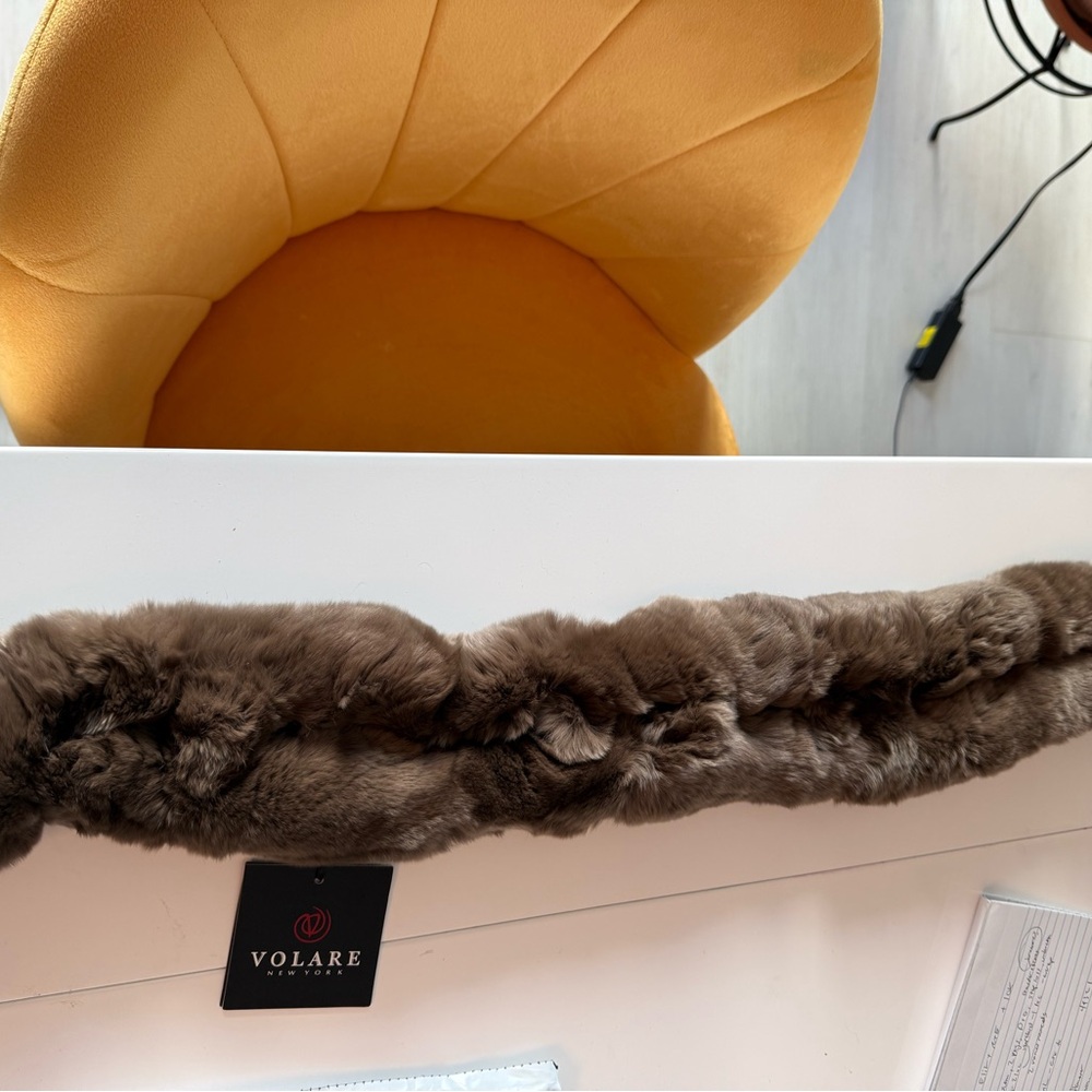 NWT Luxurious Real Fur Scarf in Gray - Picture 4 of 6